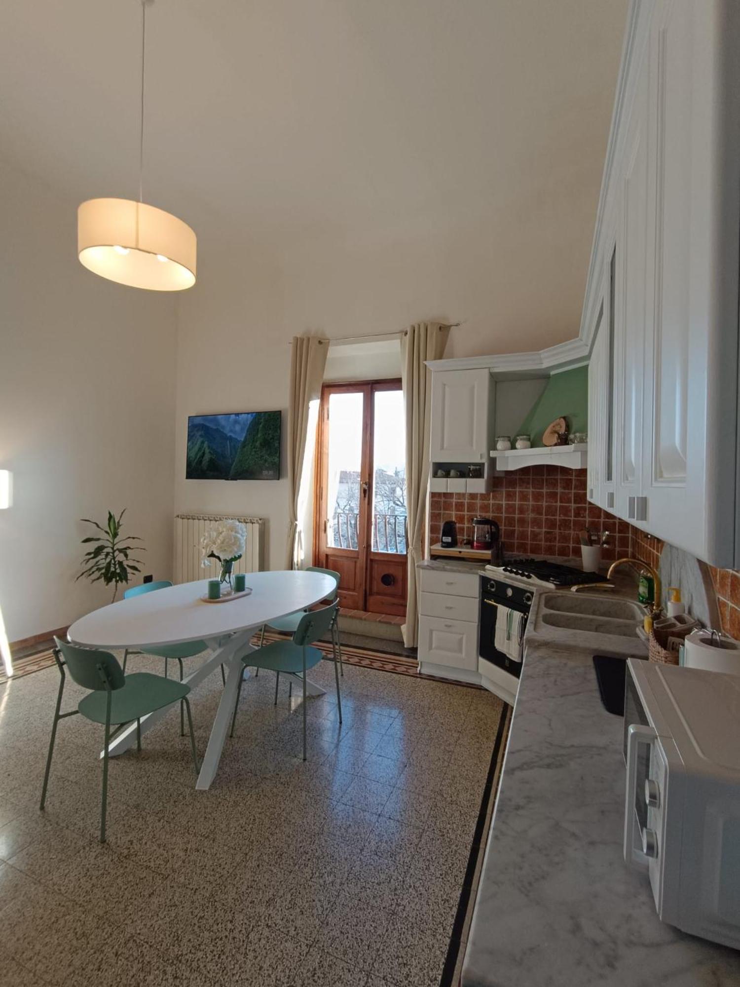 Florence Castle Apartment 2 Bedrooms, 2 Bathrooms ภายนอก รูปภาพ